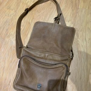 Roots messenger bag unisex